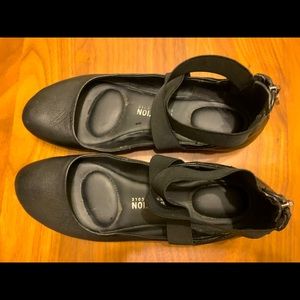 Kenneth Cole Reaction Flats